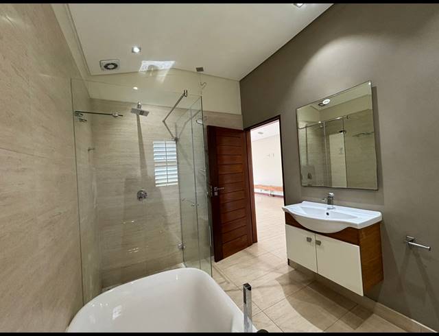 4 BEDROOM HOUSE RENTED IN SIMBITHI ECO ESTATE
